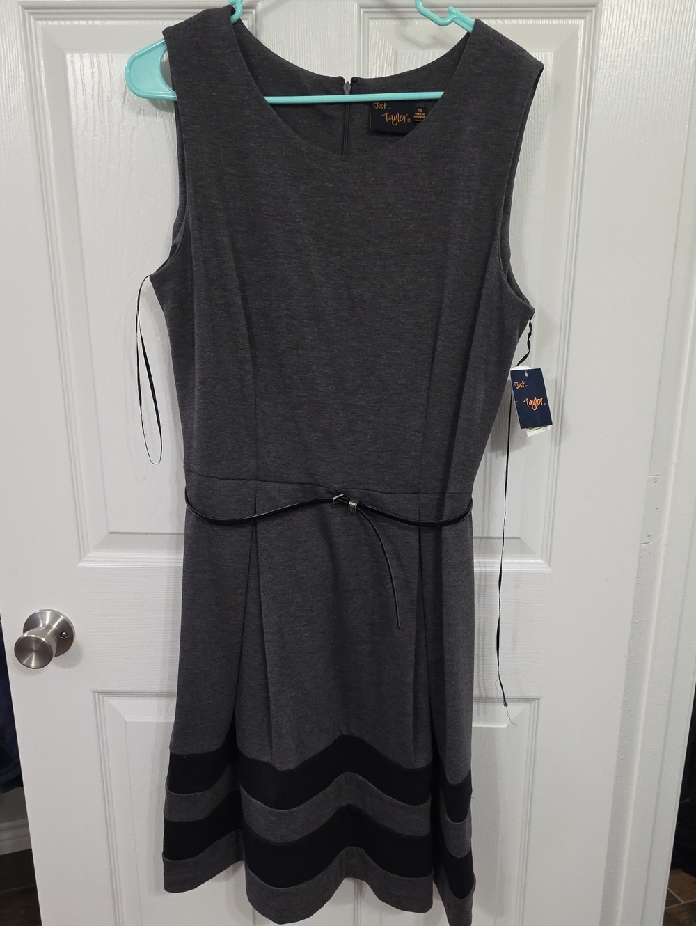 Just...Taylor Charcoal Gray Sleeveless Fit-and-Flare Dress with Black Banding